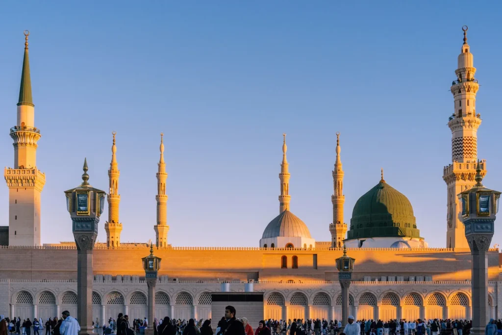10 Nights 3-Star Ummrah Package package image