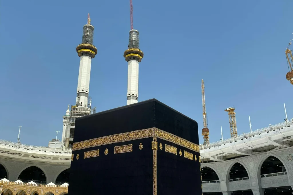 12 Nights 3-Star Ummrah Package package image